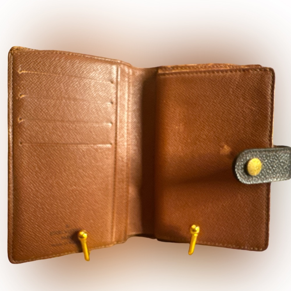 Authentic LV Half Wallet - Picture 3 of 6